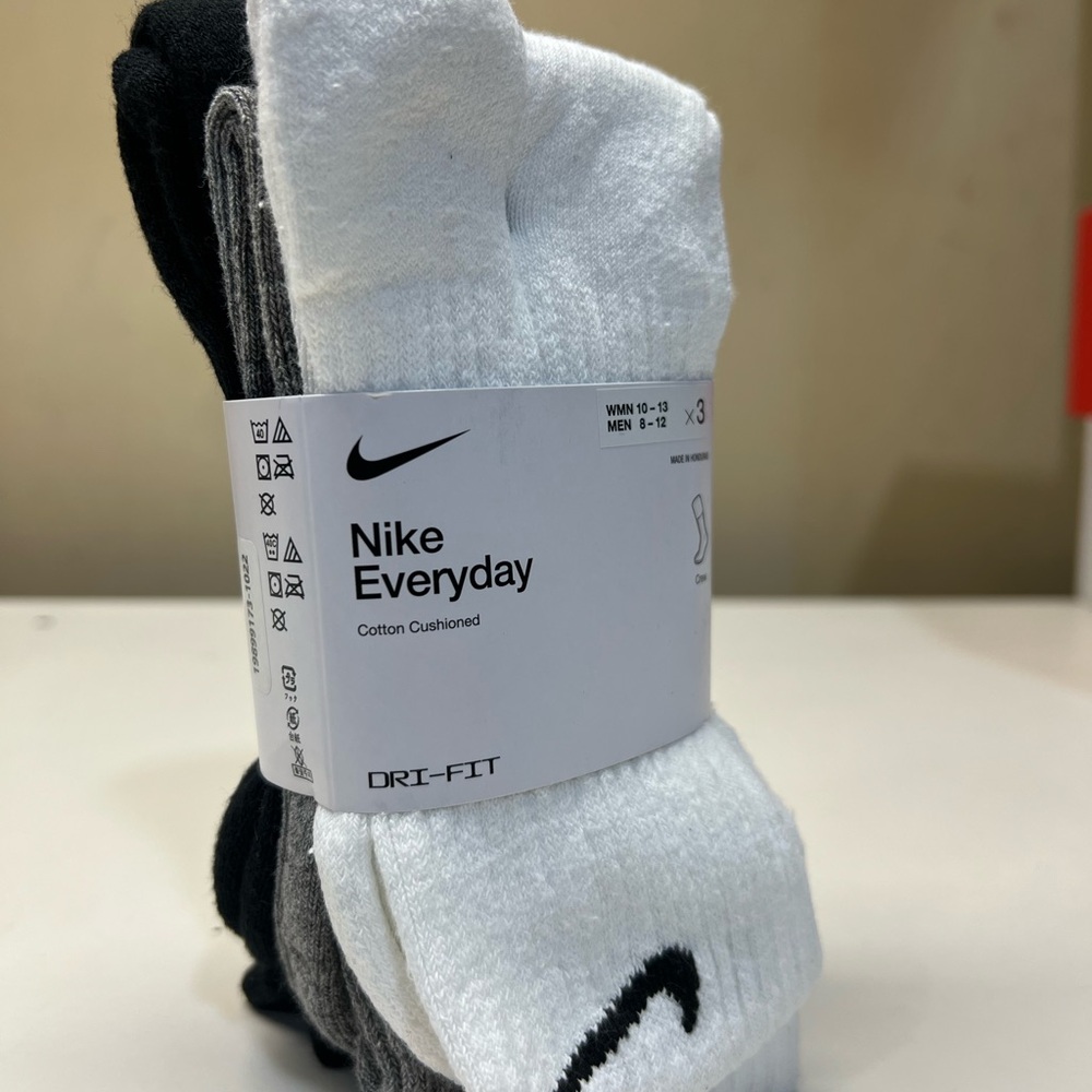 Nike Everyday Men's Cushioned Socks - Black, White, Gray